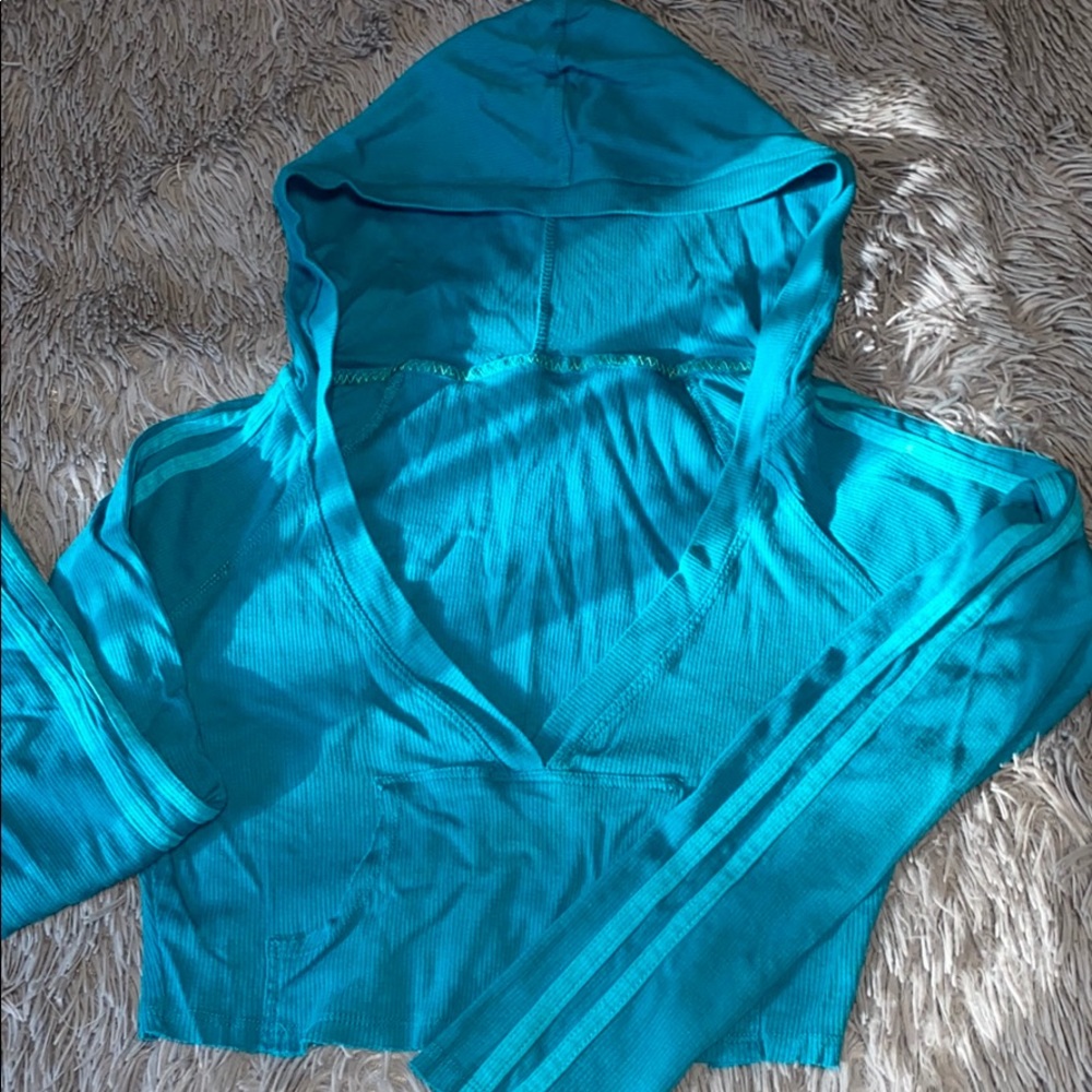 Turquoise GUESS crop shirt